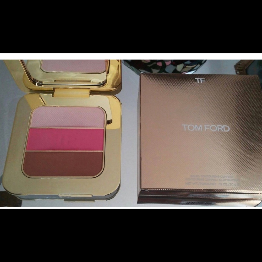 Bronzer blush and highlighter compact